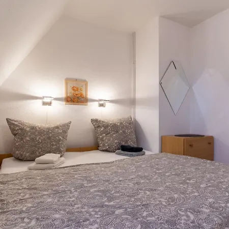 Daire Mit Kamin In Einer Böhl